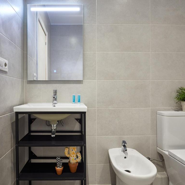 BBarcelona Urban Apartments - Two-Bedroom Apartment - 2