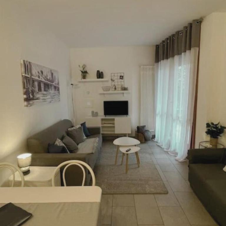 WH-Sem-Bilocale Con Giardino in Zona Residenziale - Posto Auto privato - WiFi - Appartamento con 1 Camera da Letto - 4