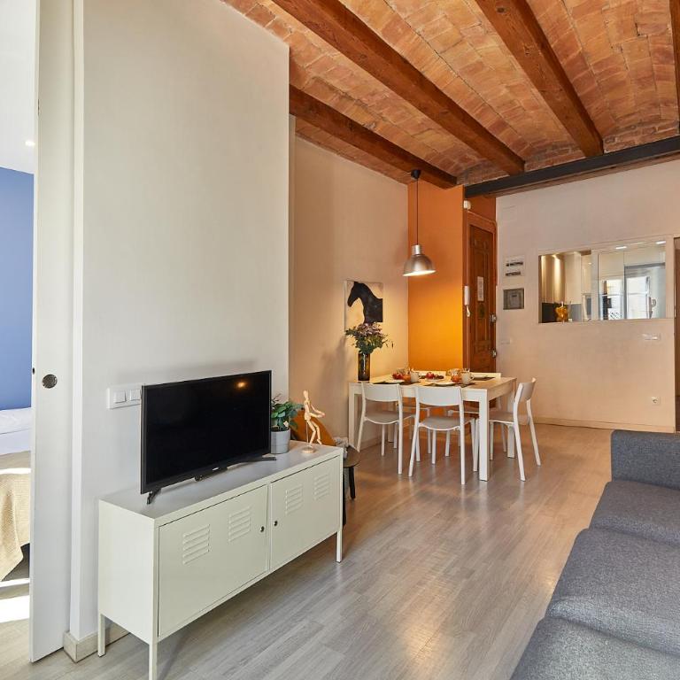 BBarcelona Urban Apartments - Three-Bedroom Premium Apartment - 22