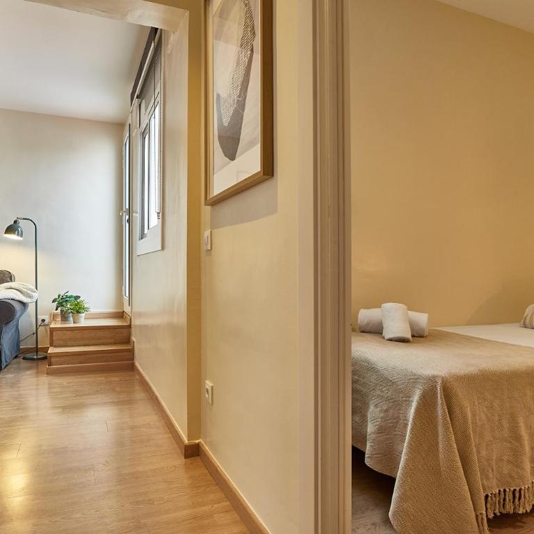 BBarcelona Urban Apartments - Two-Bedroom Apartment with Terrace - 16