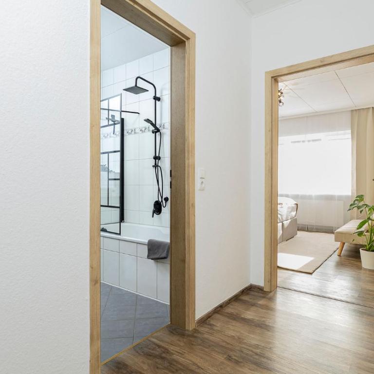 Luxx Home MM, Airport - Parkplatz - Küche - Balkon - Deluxe Apartment mit 3 Schlafzimmern - 9
