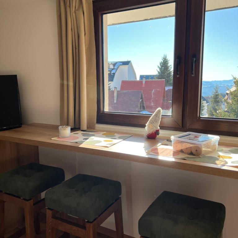 Apartments SKY Kopaonik - Apartment with View and Balcony - 10