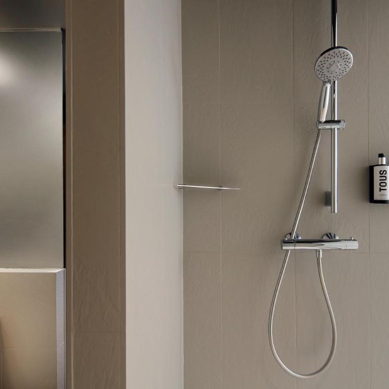 Wilson Boutique Hotel - Triple Room - 5