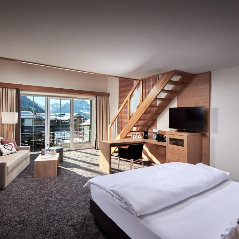 Panoramahotel Oberjoch - Suite mit Whirlpool-Badewanne und Sauna - 6