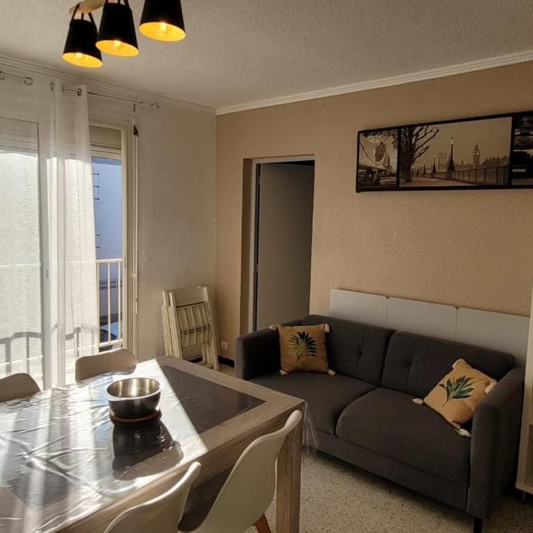 T3 with balcony near the beach - Appartement - 1