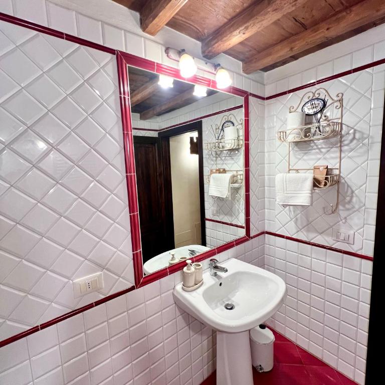 Pitti Sweet House - Two-Bedroom Apartment - 12