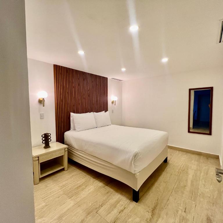 Oceanfront Paradise in Cancun Hotel Zone - Two-Bedroom Apartment - Oceanfront - 29