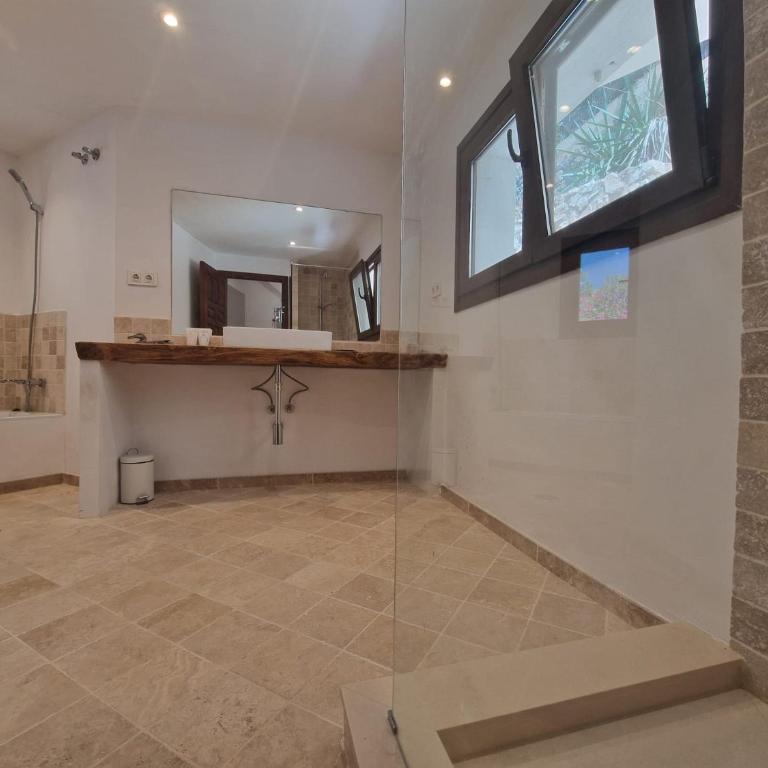 Habitación doble con baño grande privado en piso compartido - Apartamento de 1 dormitorio - 45