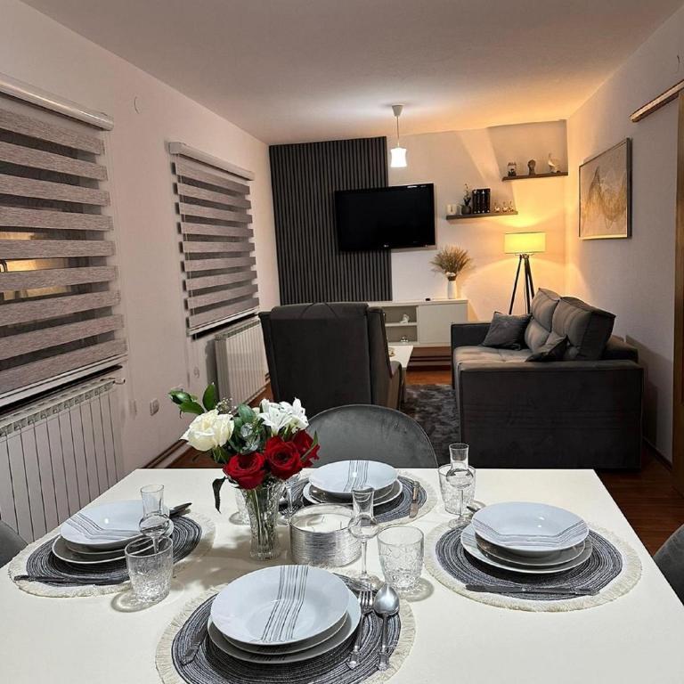 Elit Lux Apartments - Two-Bedroom Standard Apartment - 7
