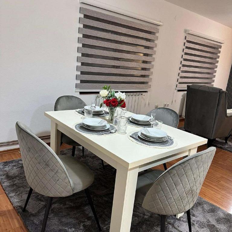Elit Lux Apartments - Two-Bedroom Standard Apartment - 9