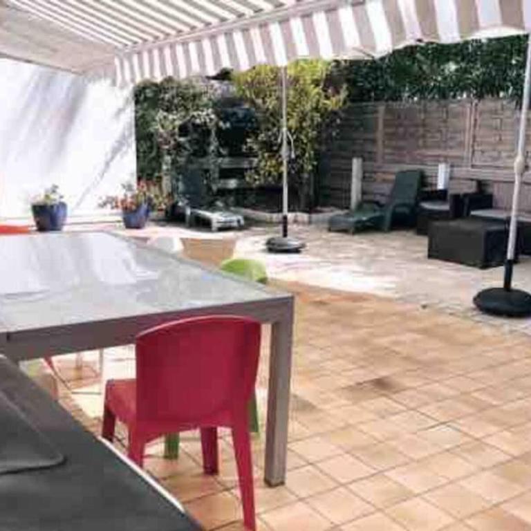Villa 5mn mer, 8pers, 100m2, grande terrasse, clim - Villa Standard - 9