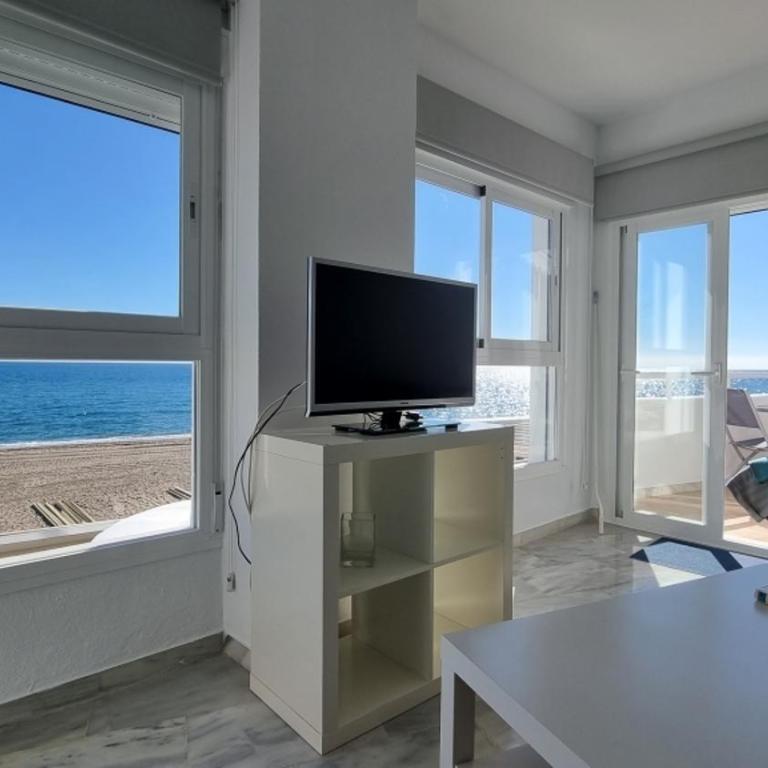 Sea Front Apartment in La Cala de Mijas - Apartamento de 2 dormitorios con vistas al océano - 18