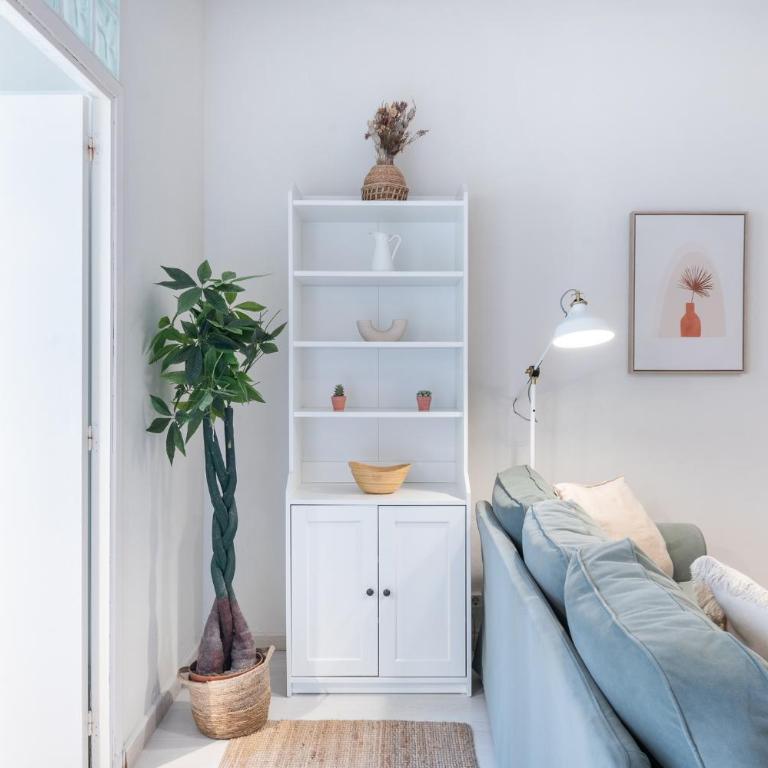 Cozy Apartment in the Heart of Gracia, Barcelona - Two-Bedroom Apartment - 19