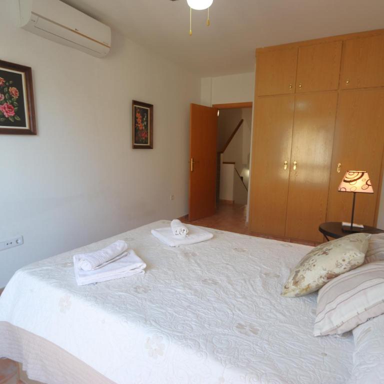 027 - Brisamar 002 - comfortHOLIDAYS - Three-Bedroom Bungalow - 12
