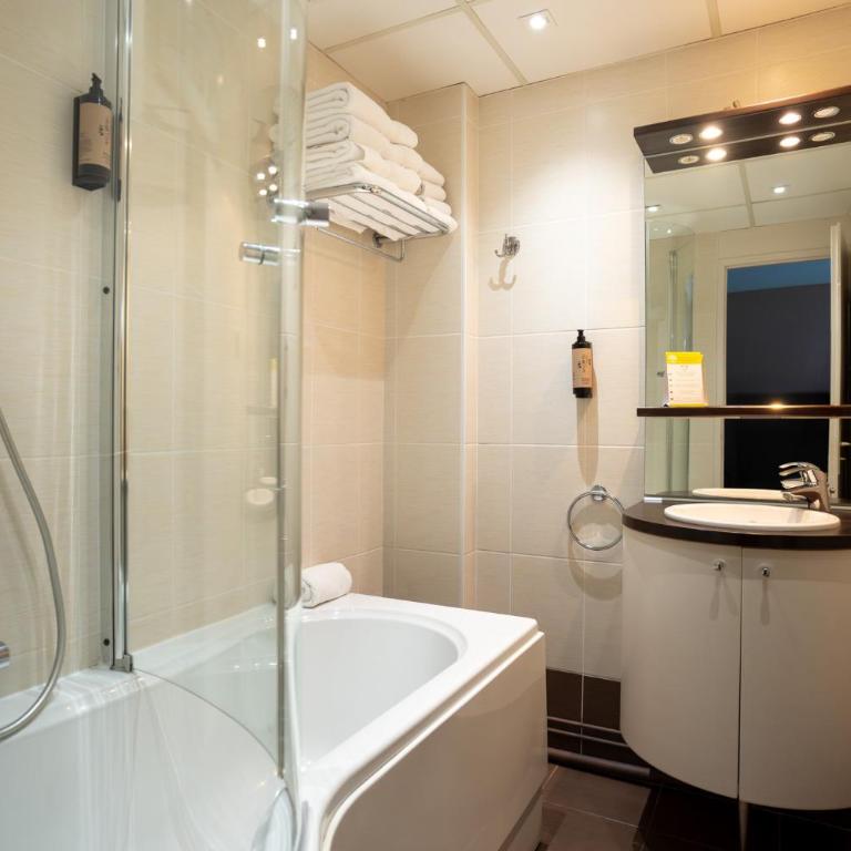 Hôtel La Réserve - Chambre Double de Luxe - Vue sur Lac - 10