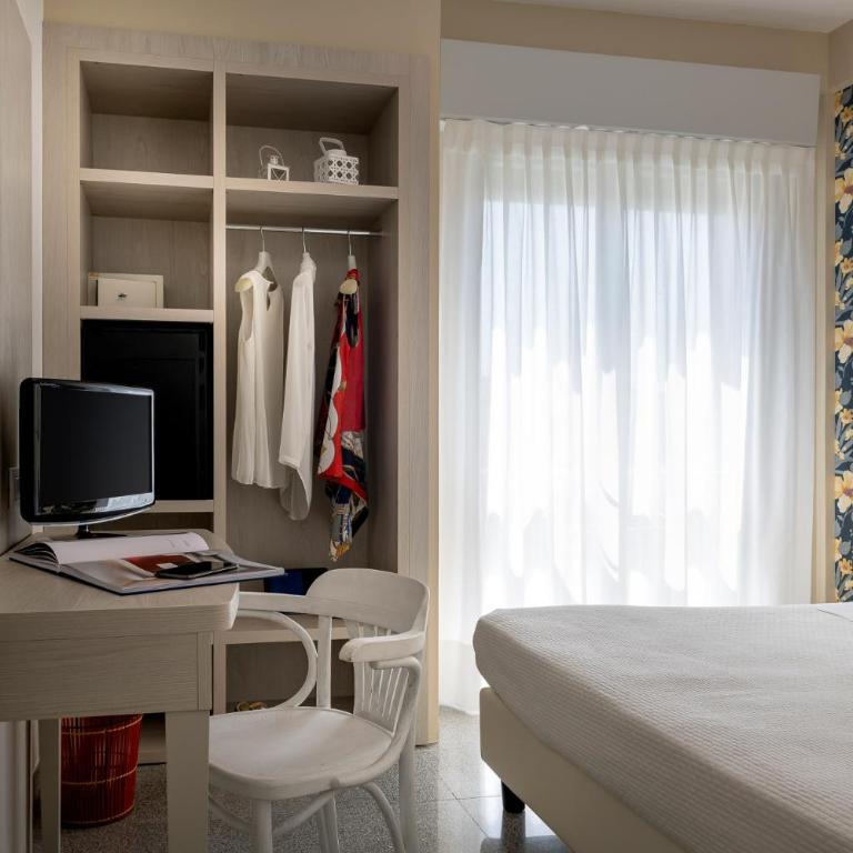 Hotel Corona - Standard Doppel- oder Zweibettzimmer - 2
