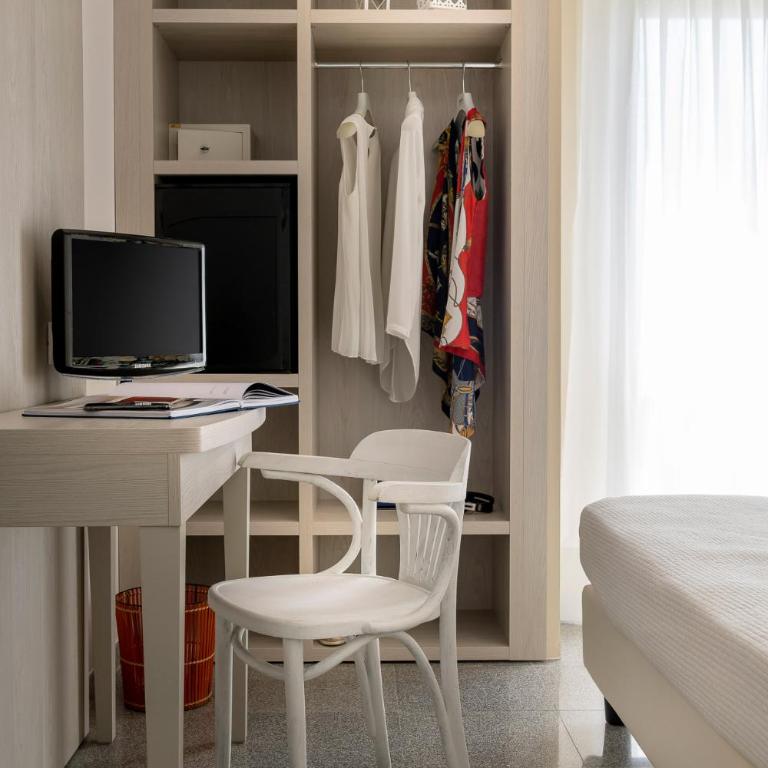 Hotel Corona - Standard Doppel- oder Zweibettzimmer - 4