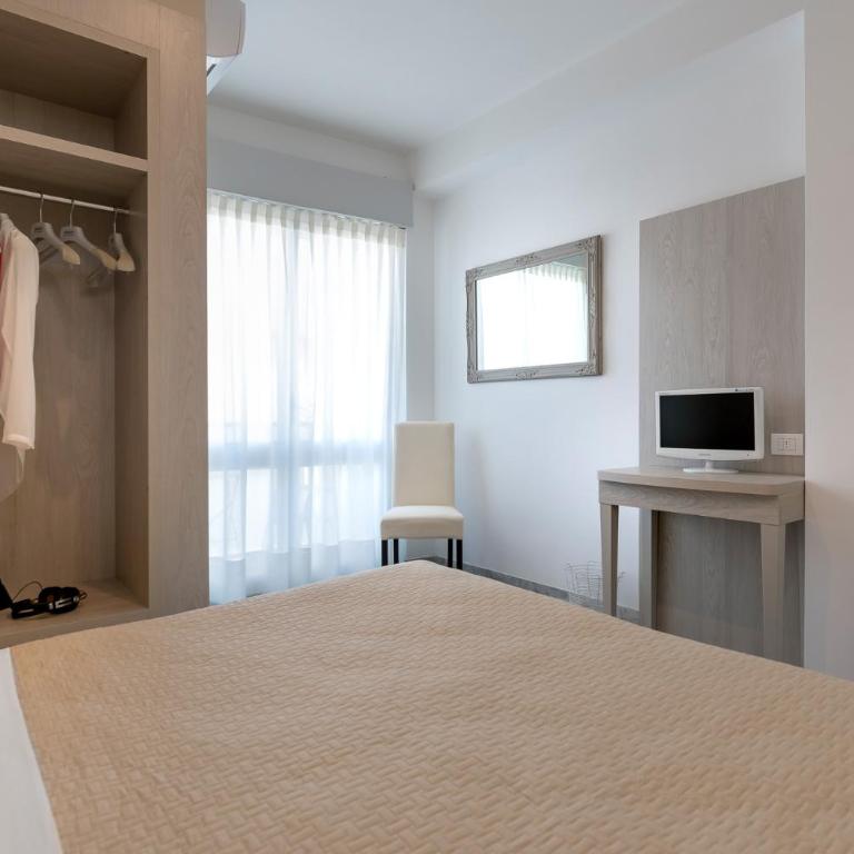 Hotel Corona - Classic Dreibettzimmer - 3
