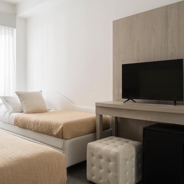 Hotel Corona - Classic Dreibettzimmer - 13