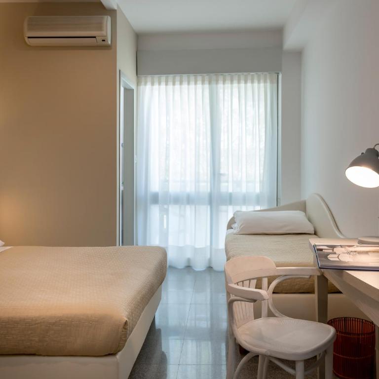 Hotel Corona - Classic Dreibettzimmer - 17
