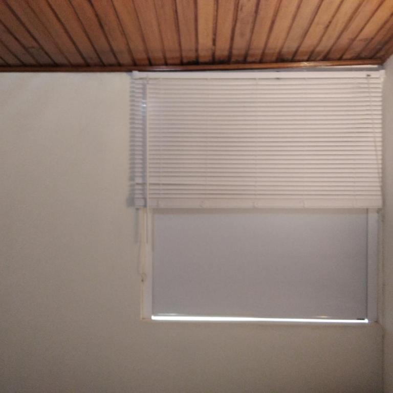 Cuarto Cama King Smart TV en apartamento atico Tunja - Habitación Doble Grande - 1 o 2 camas - 8