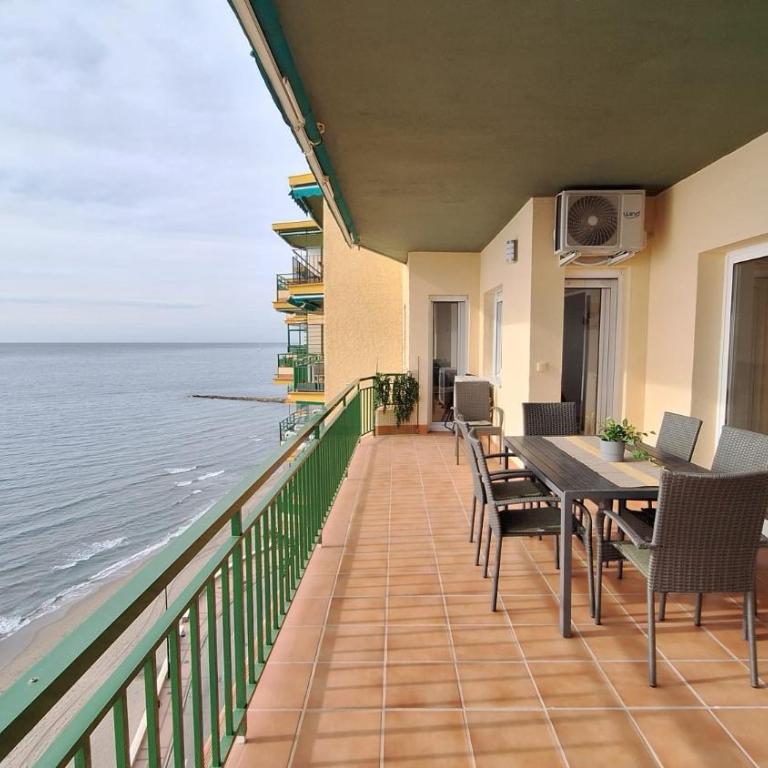 Beach Front Sea View 10th in Fuengirola - Apartamento de 3 dormitorios - 4
