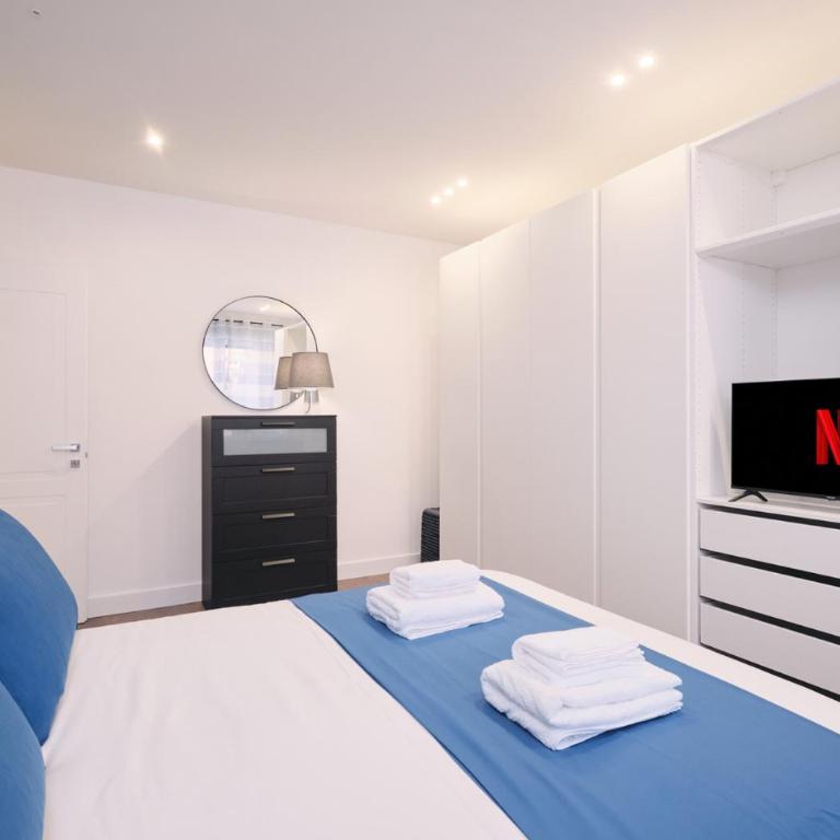 COLOSSEO a 15 minuti - Suite Elegante in Centro - Appartamento con 2 Camere da Letto - 23