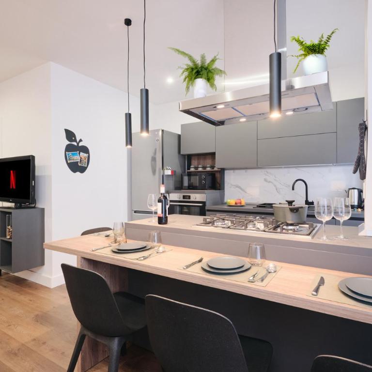 COLOSSEO a 15 minuti - Suite Elegante in Centro - Appartamento con 2 Camere da Letto - 37