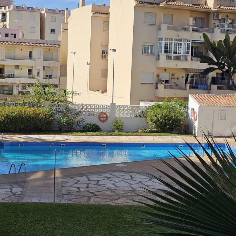 Acogedor Apartamento Moderno con Piscina en Nerja, Perfecto para una Escapada - Apartamento con vistas a la piscina - 7