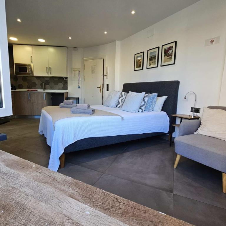 Acogedor Apartamento Moderno con Piscina en Nerja, Perfecto para una Escapada - Apartamento con vistas a la piscina - 6
