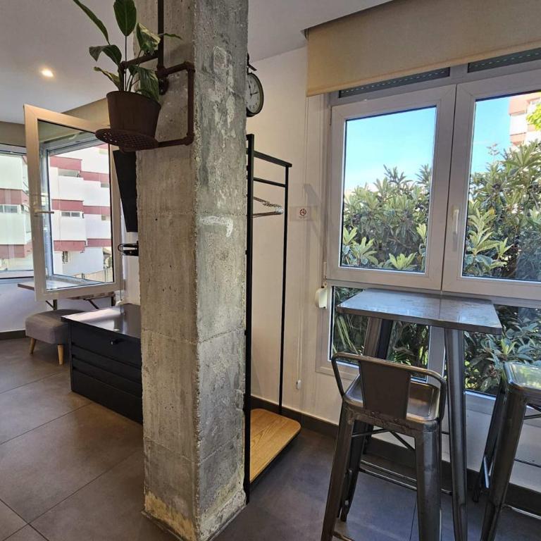 Acogedor Apartamento Moderno con Piscina en Nerja, Perfecto para una Escapada - Apartamento con vistas a la piscina - 12