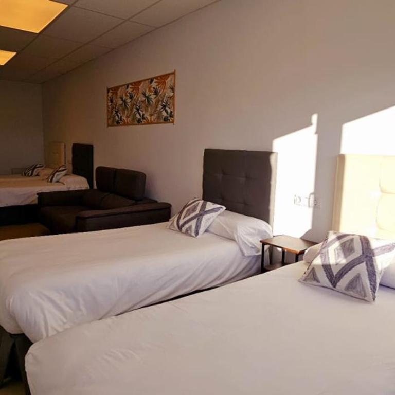 Hotel Artxanda Bilbao, Parking Gratuito en el Exterior Junto al Hotel - Quadruple Room with Private Bathroom - 5