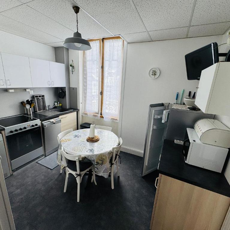 Appartement situé au cœur du village du Mont-Dore 1er étage - Apartment mit 1 Schlafzimmer - 8