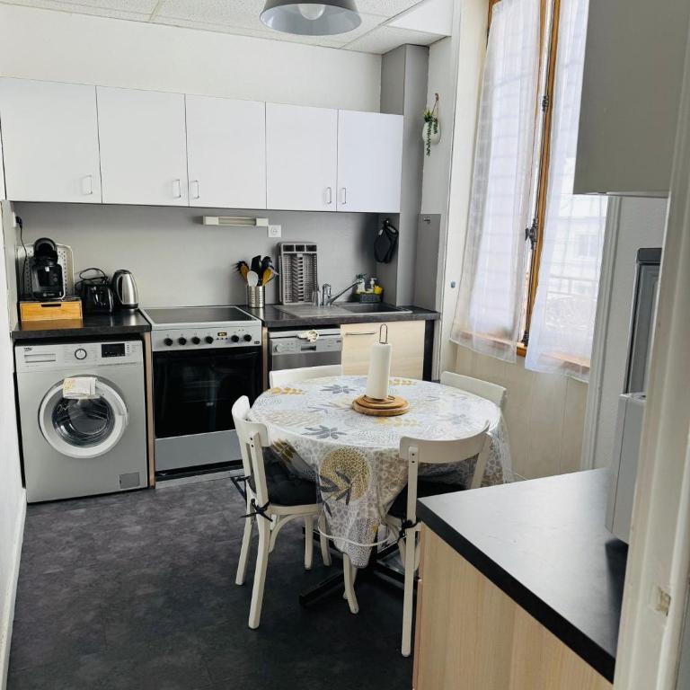 Appartement situé au cœur du village du Mont-Dore 1er étage - Apartment mit 1 Schlafzimmer - 9
