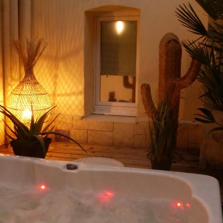 CosyRouen Jacuzzi Parking gratuit - Appartement avec Terrasse - 13