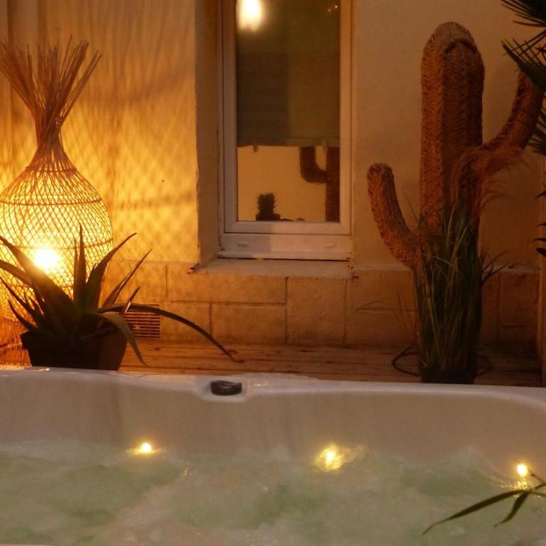 CosyRouen Jacuzzi Parking gratuit - Appartement avec Terrasse - 6