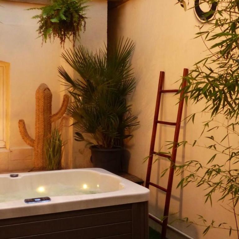 CosyRouen Jacuzzi Parking gratuit - Appartement avec Terrasse - 4