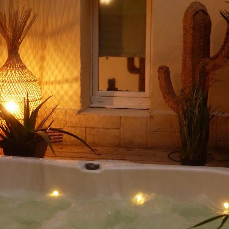 CosyRouen Jacuzzi Parking gratuit - Appartement avec Terrasse - 2