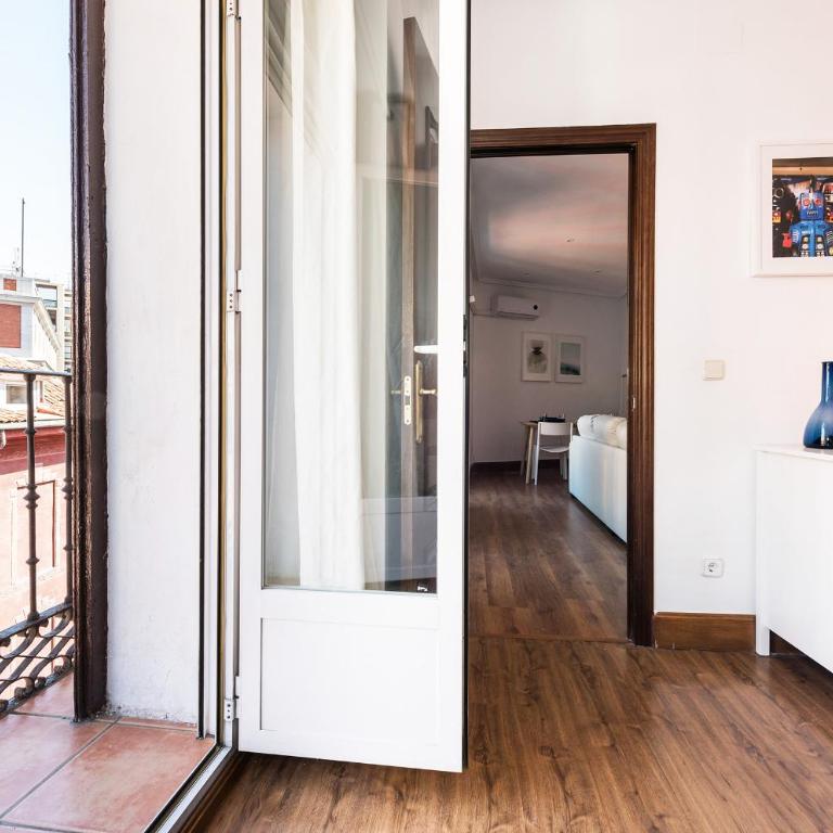 Luminosos apartamentos con ascensor en el Centro, SOL - Apartment with Balcony - 6
