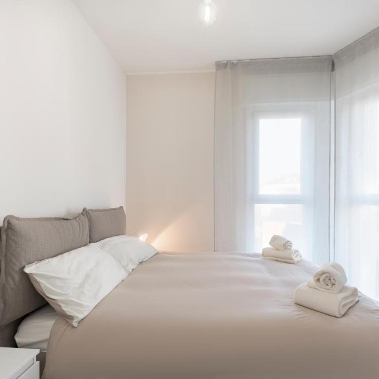 Bixio Living - Two-Bedroom Standard Apartment - 12