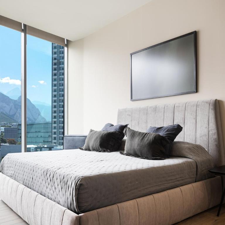 Modern Apartments with Pool and Mountain views - Three-Bedroom Deluxe Apartment - 11