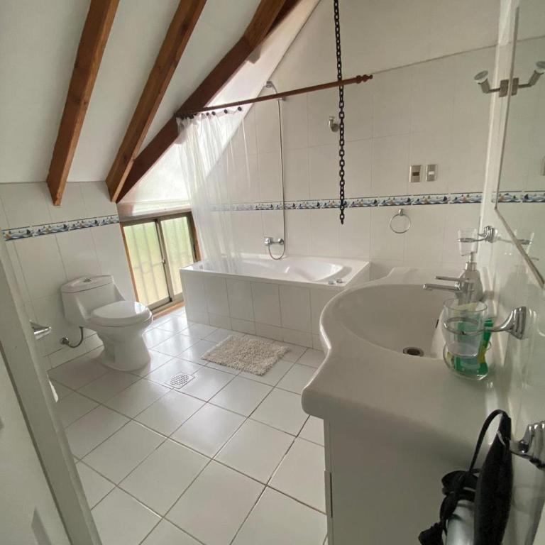 HOTEL BOUTIQUE CASA BLANCA - Family Room with Private Bathroom - 10