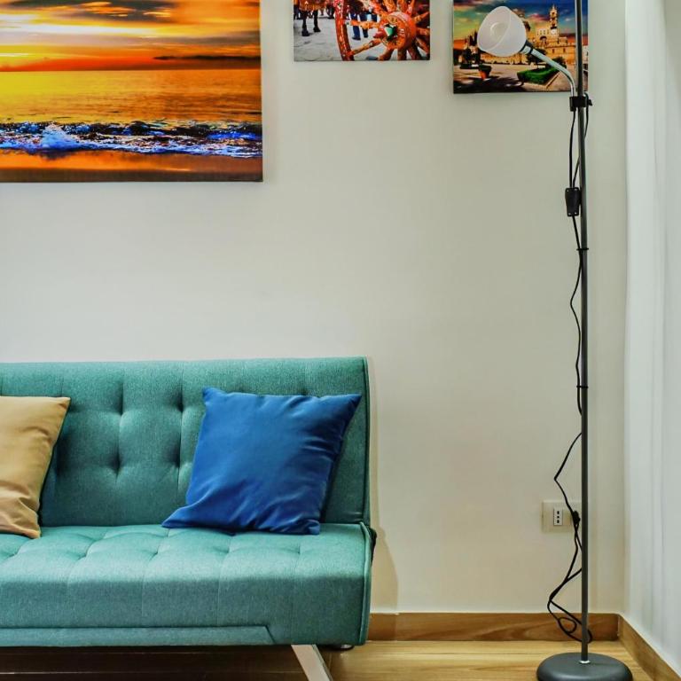 Sunflower Apartment - One-Bedroom House - 4