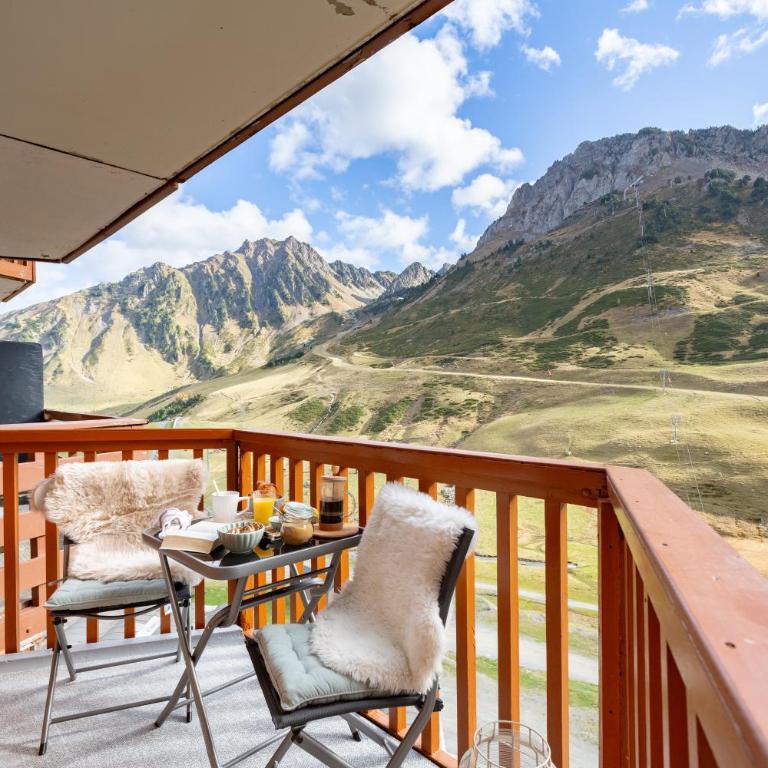 Studio 24 m2 - Classé 2 étoiles - LA MONGIE TOURMALET - Pied des Pistes - Balcon Plein Sud - Parking Public - Studio - 13