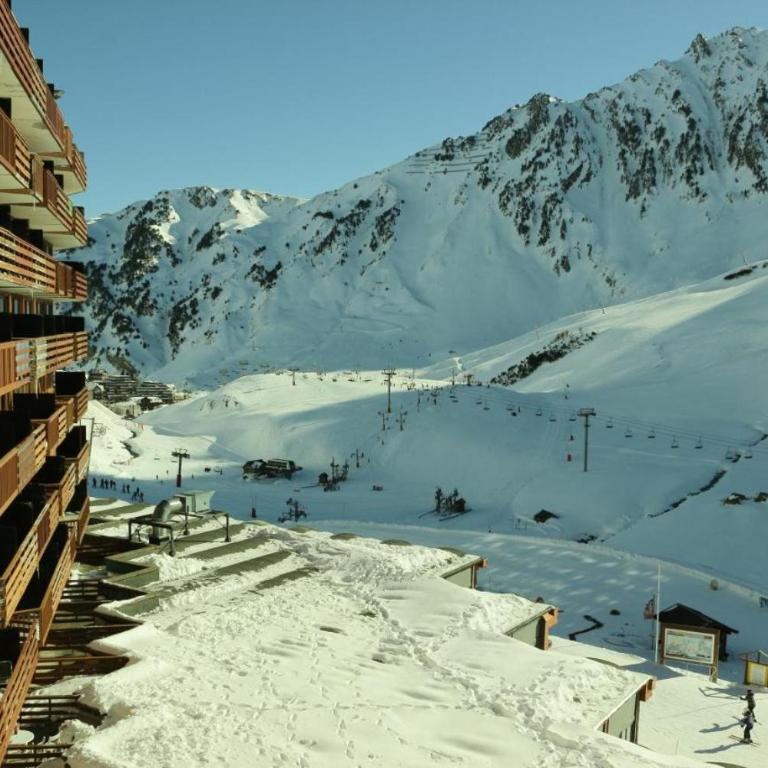 Studio 24 m2 - Classé 2 étoiles - LA MONGIE TOURMALET - Pied des Pistes - Balcon Plein Sud - Parking Public - Studio - 22