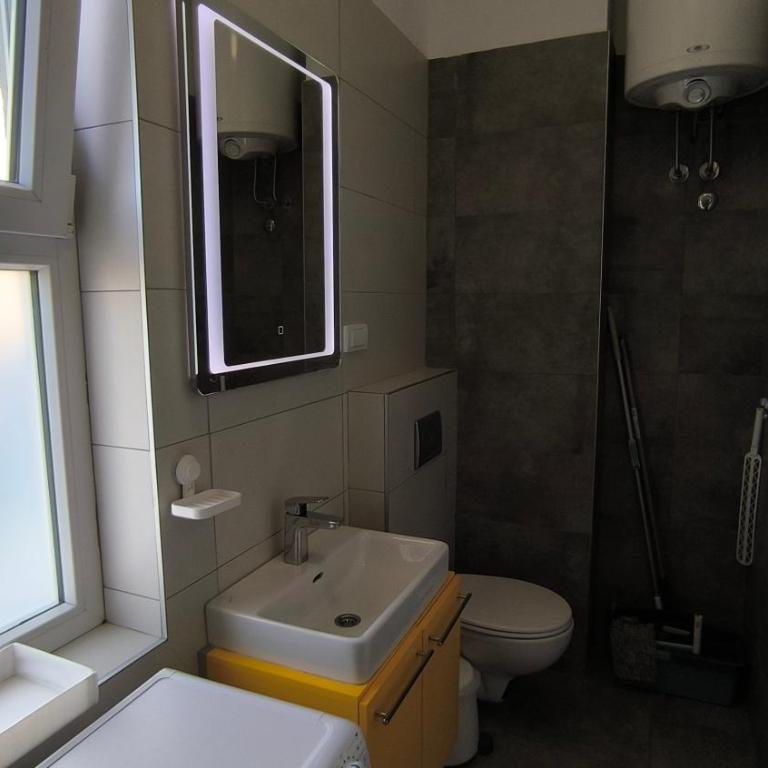 Center 1 Queen bed Sofa Additional living area - Apartman sa 1 Spavaćom Sobom - 9