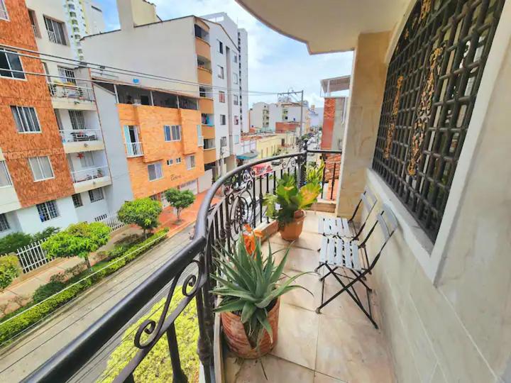 S Hermosa Habitacion con baño, zonatrabajo y TV - Apartamento de 1 dormitorio - 8