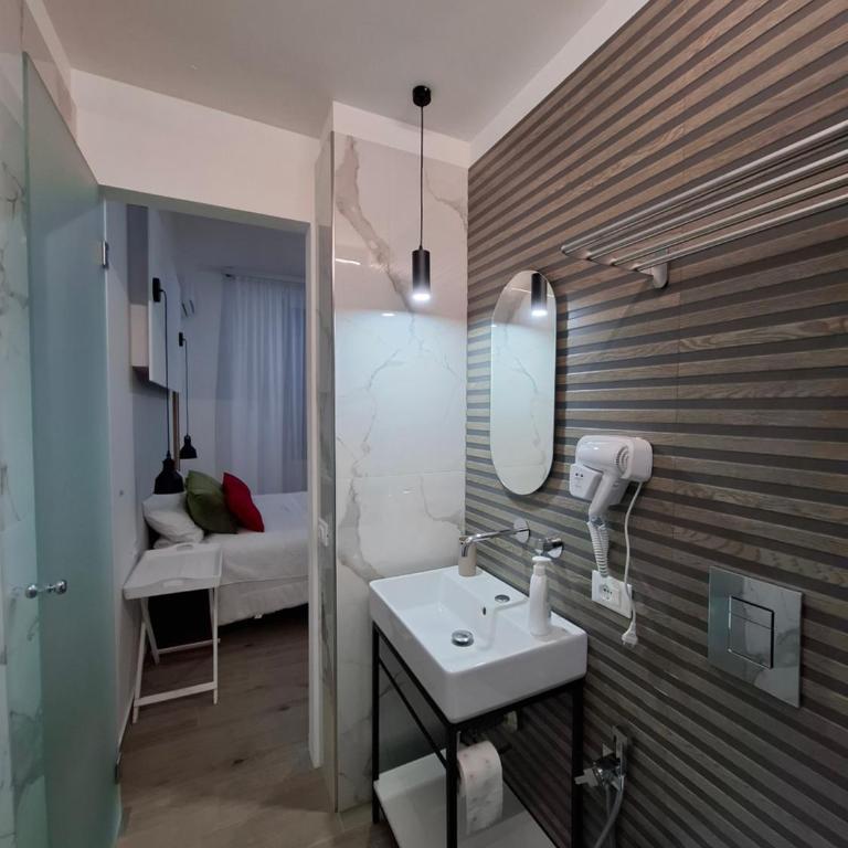 Donna Rosa House - Appartamento con 2 Camere da Letto - 15