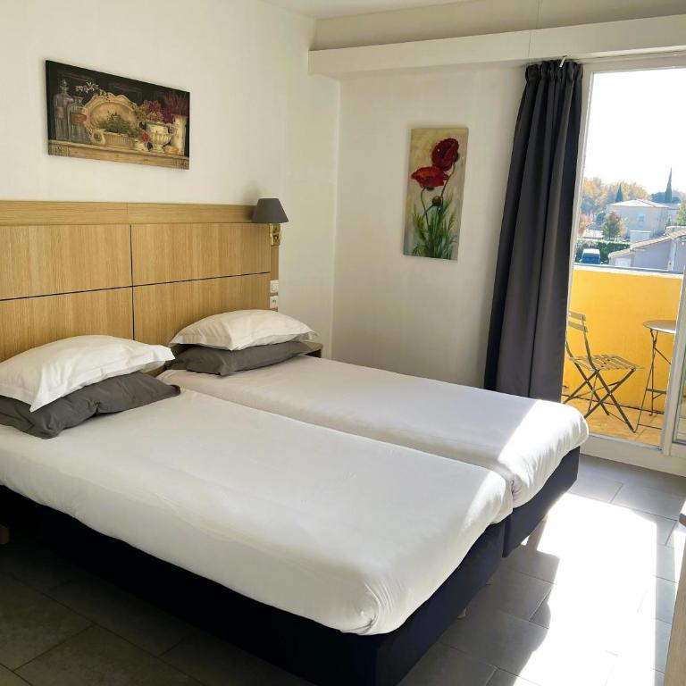 Hotel Les Nevons - Chambre Double ou Lits Jumeaux Confort avec Balcon - 5