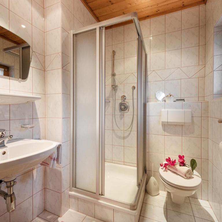 Gästehaus Gratz - inklusive Eintritt in die Alpentherme - Apartment mit 1 Schlafzimmer und Balkon - 3